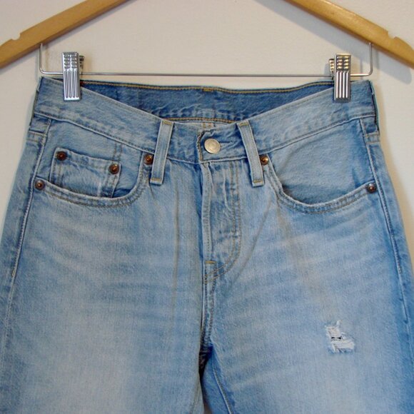 Levi's 501 T Tapered Jeans Light Wash Button Fly Ankle Crop Unisex Size 24 x 28 - Picture 5 of 16